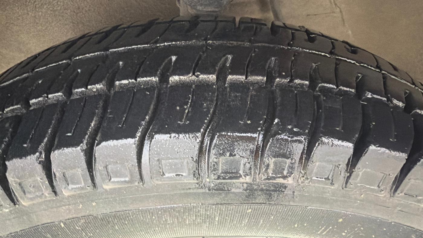 2014 Maruti Alto 800 LXI, Petrol, Manual, 11,457 km, Left Front Tyre Tread