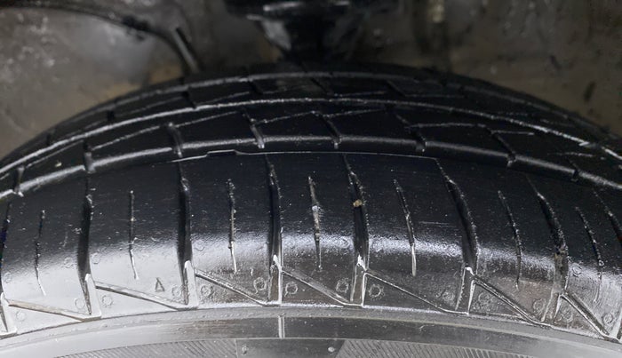 2021 Maruti Alto LXI, Petrol, Manual, 16,557 km, Left Front Tyre Tread