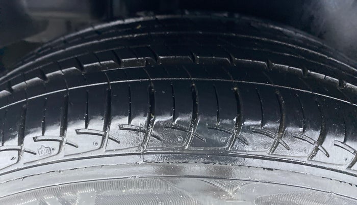 2018 Maruti Ciaz 1.5 SIGMA SHVS, Petrol, Manual, 18,780 km, Right Rear Tyre Tread
