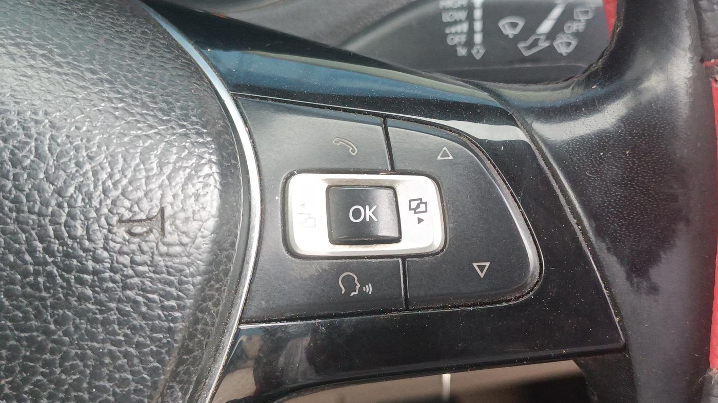 2016 Volkswagen Polo HIGHLINE1.5L, Diesel, Manual, 1,46,206 km, Adaptive Cruise Control