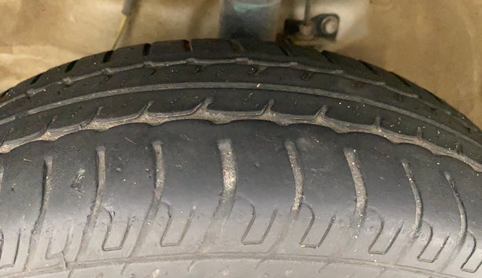 2017 Maruti Wagon R 1.0 VXI AMT, Petrol, Automatic, 24,637 km, Left Front Tyre Tread