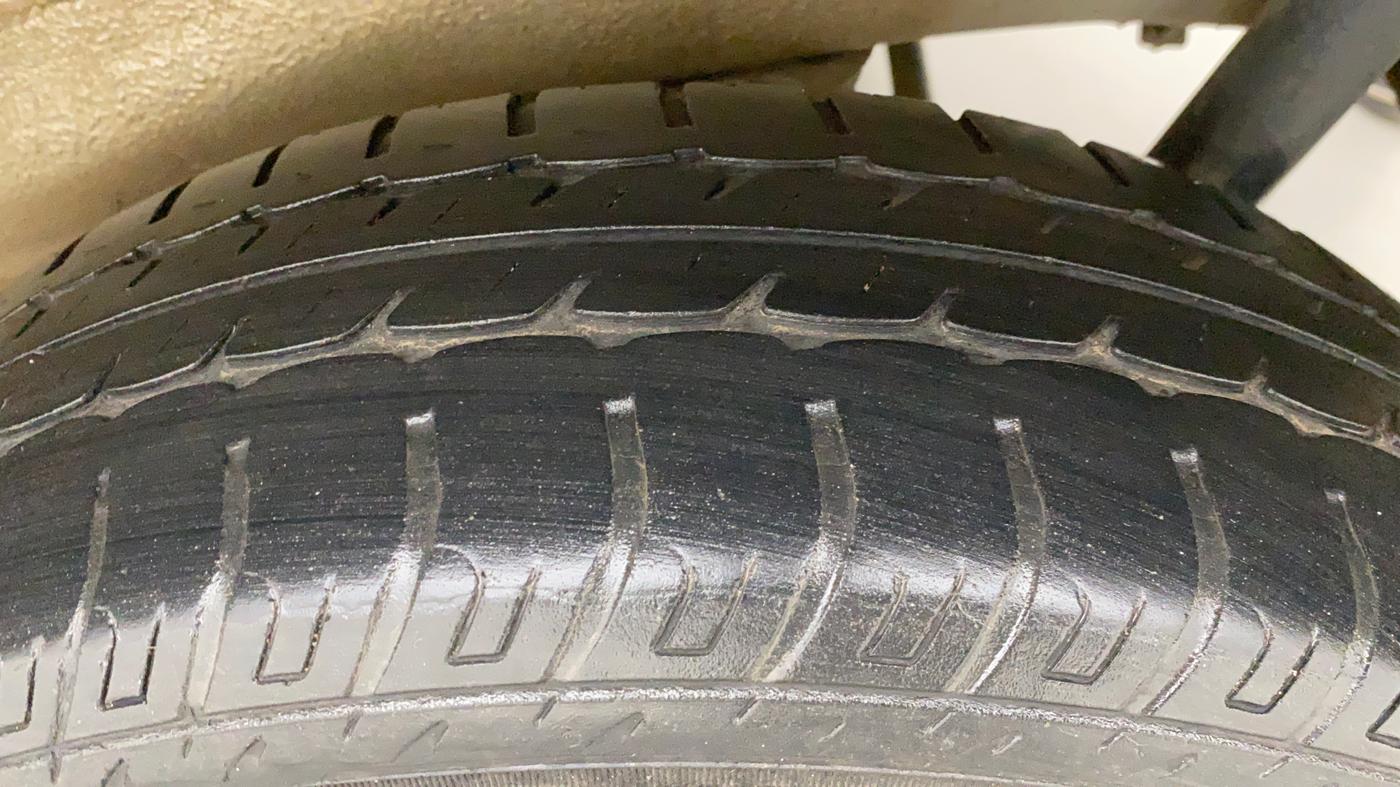 2017 Maruti Wagon R 1.0 VXI AMT, Petrol, Automatic, 24,637 km, Left Rear Tyre Tread