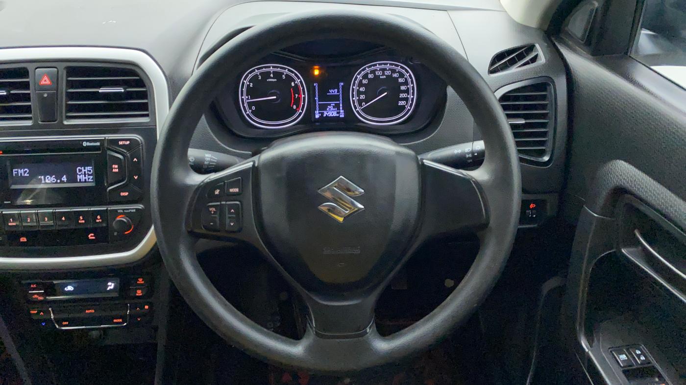 2020 Maruti Vitara Brezza VXI, Petrol, Manual, 35,100 km, Steering Wheel Close Up