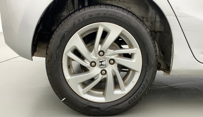 2015 Honda Jazz 1.2 V AT, Petrol, Automatic, 84,937 km, Right Rear Wheel