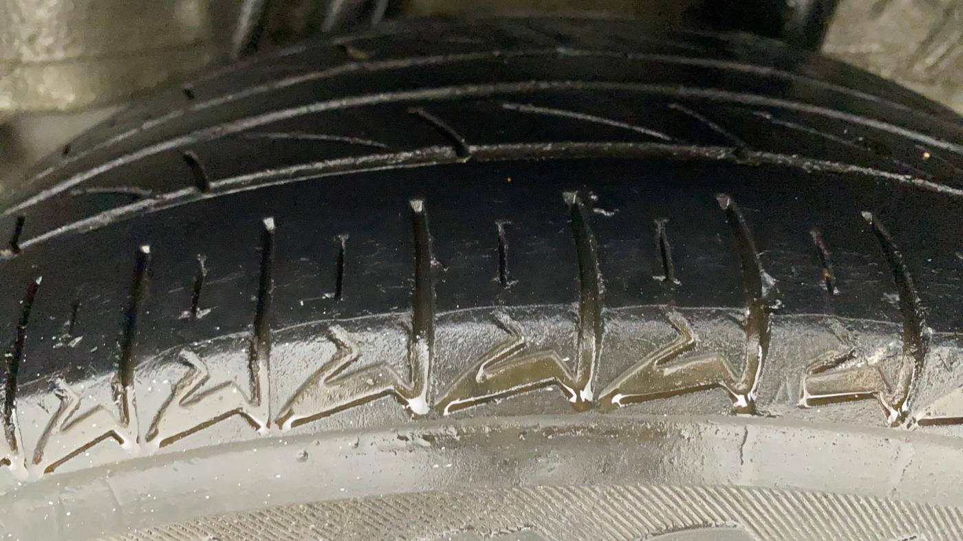 2015 Honda Jazz 1.2 V AT, Petrol, Automatic, 84,937 km, Left Rear Tyre Tread
