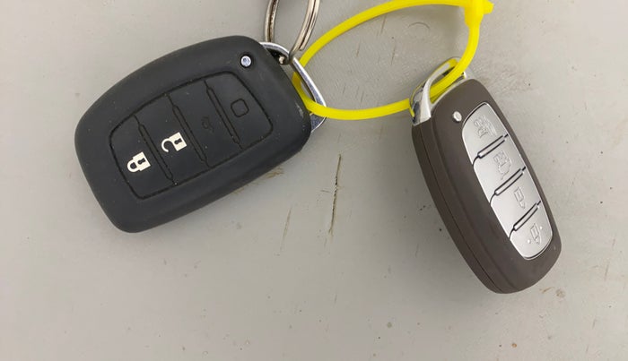 2019 Hyundai VENUE SX(O) 1.4 CRDI, Diesel, Manual, 37,203 km, Key Close Up