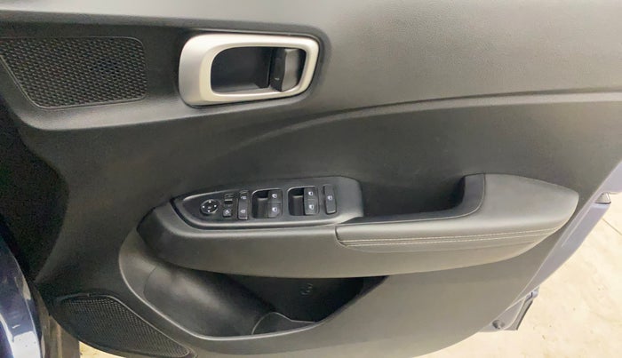 2019 Hyundai VENUE SX(O) 1.4 CRDI, Diesel, Manual, 37,203 km, Driver Side Door Panels Control