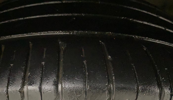 2019 Hyundai VENUE SX(O) 1.4 CRDI, Diesel, Manual, 37,203 km, Left Front Tyre Tread