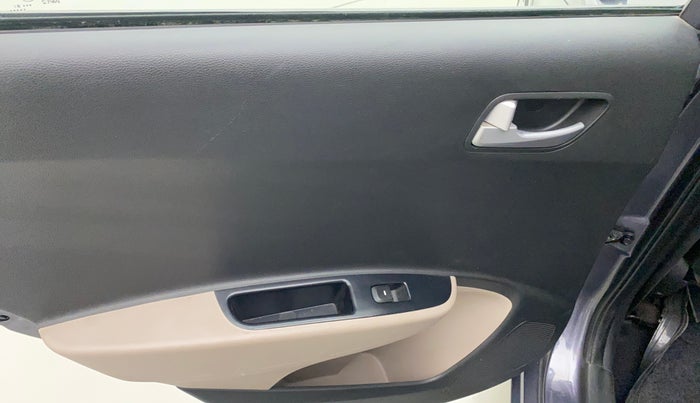 2018 Hyundai Grand i10 SPORTZ 1.2 KAPPA VTVT, Petrol, Manual, 28,806 km, Left rear window switch / handle - Window making noise/ moving slow