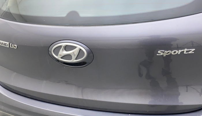 2018 Hyundai Grand i10 SPORTZ 1.2 KAPPA VTVT, Petrol, Manual, 28,806 km, Dicky (Boot door) - Minor scratches