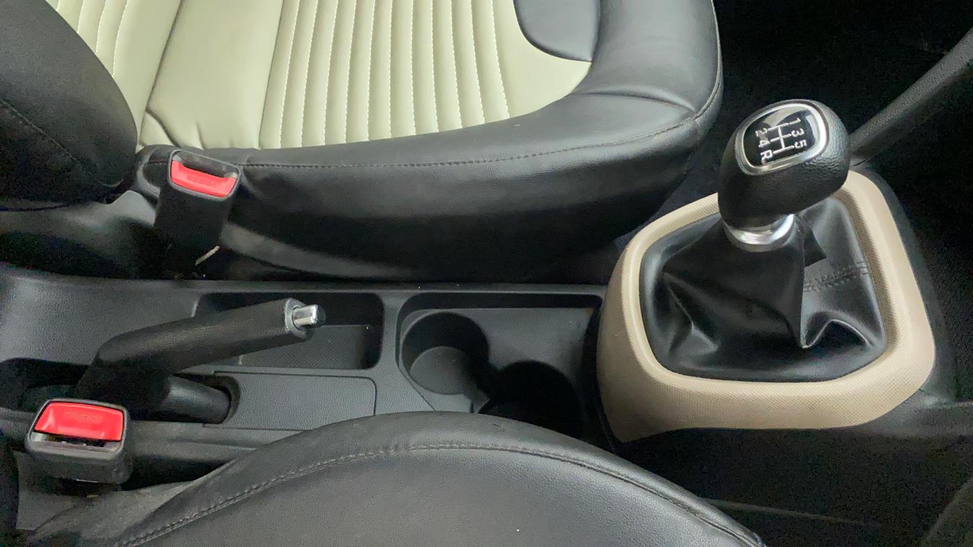 2018 Hyundai Grand i10 SPORTZ 1.2 KAPPA VTVT, Petrol, Manual, 28,806 km, Gear Lever