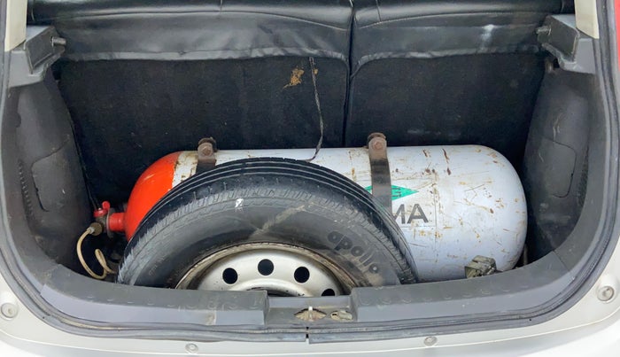 2011 Maruti Ritz LXI, CNG, Manual, 93,419 km, Boot Inside