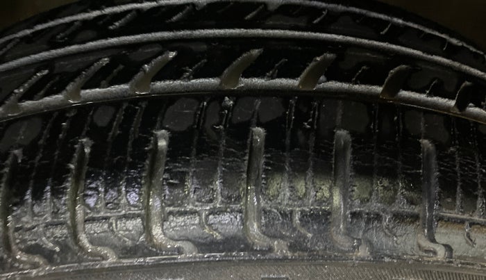 2014 Maruti Wagon R Stingray LXI, Petrol, Manual, 64,078 km, Right Front Tyre Tread