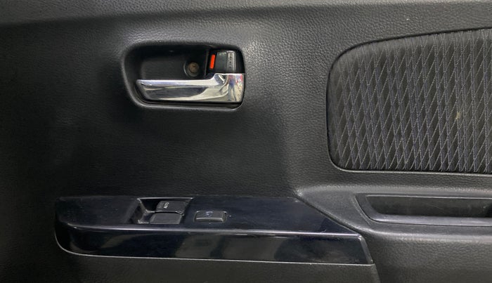 2014 Maruti Wagon R Stingray LXI, Petrol, Manual, 64,078 km, Driver Side Door Panels Control