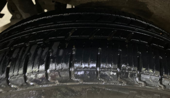 2014 Maruti Wagon R Stingray LXI, Petrol, Manual, 64,078 km, Right Rear Tyre Tread