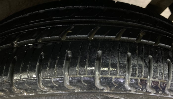 2014 Maruti Wagon R Stingray LXI, Petrol, Manual, 64,078 km, Left Rear Tyre Tread