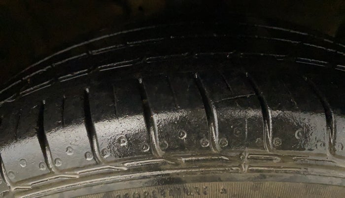 2021 KIA SELTOS HTK PLUS 1.5, Petrol, Manual, 86,407 km, Right Front Tyre Tread