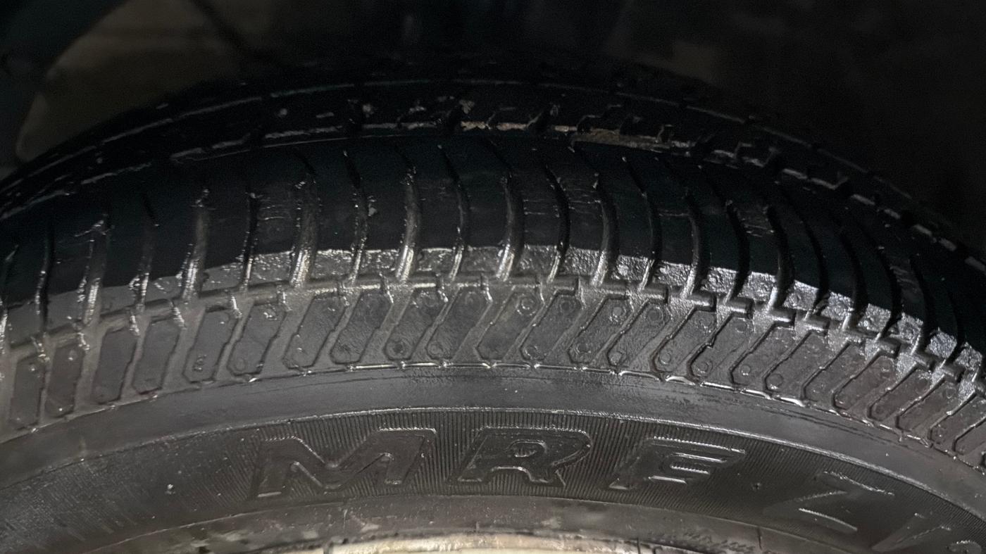 2020 Maruti Swift LXI, Petrol, Manual, 30,683 km, Left Front Tyre Tread