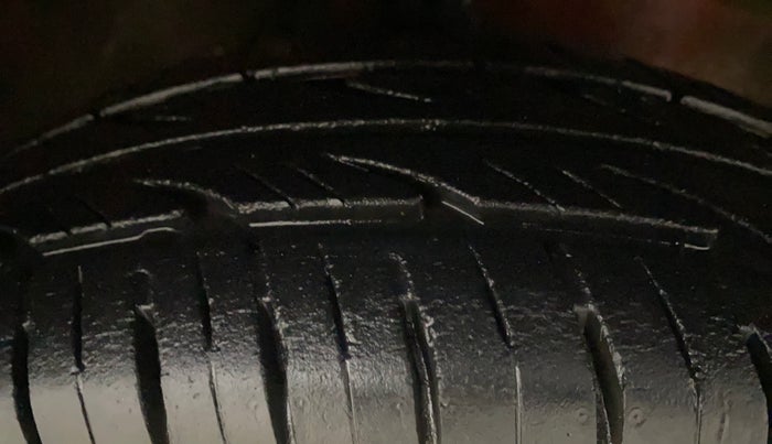 2014 Maruti Alto 800 LXI, Petrol, Manual, 45,482 km, Right Front Tyre Tread