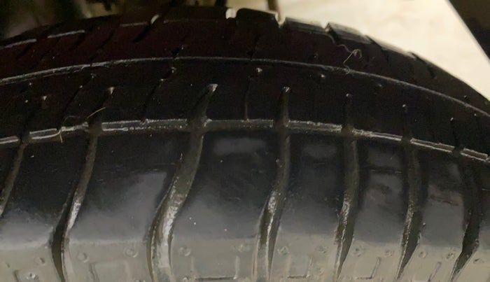 2014 Maruti Alto 800 LXI, Petrol, Manual, 45,482 km, Left Rear Tyre Tread