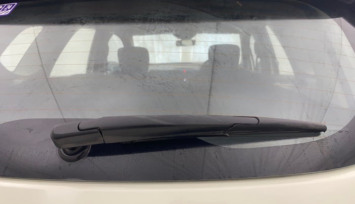 2018 Renault Captur RXT DIESEL DUAL TONE, Diesel, Manual, 1,21,157 km, Rear Wiper