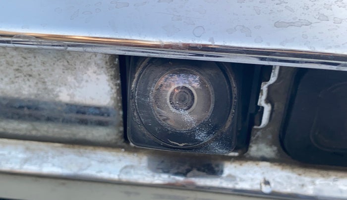 2018 Renault Captur RXT DIESEL DUAL TONE, Diesel, Manual, 1,21,157 km, Parking Camera