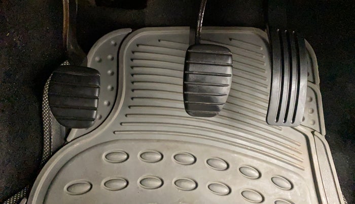 2016 Nissan Terrano XE 85 PS DEISEL, Diesel, Manual, 35,832 km, Pedals