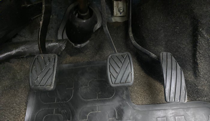 2017 Maruti Wagon R 1.0 VXI, Petrol, Manual, 82,388 km, Pedals
