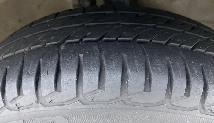 2017 Maruti Wagon R 1.0 VXI, Petrol, Manual, 82,388 km, Right Front Tyre Tread