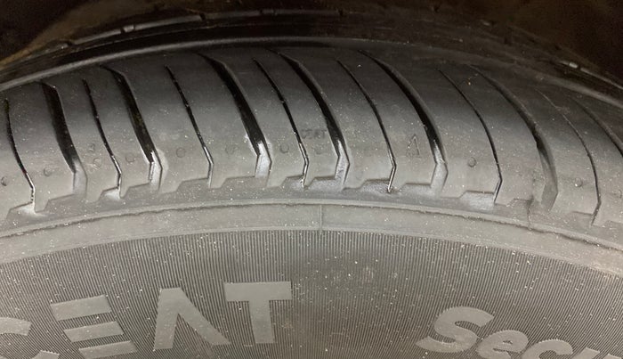 2018 Maruti Baleno ALPHA DIESEL 1.3, Diesel, Manual, 99,790 km, Left Front Tyre Tread