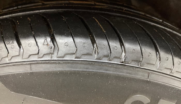 2018 Maruti Baleno ALPHA DIESEL 1.3, Diesel, Manual, 99,790 km, Right Front Tyre Tread