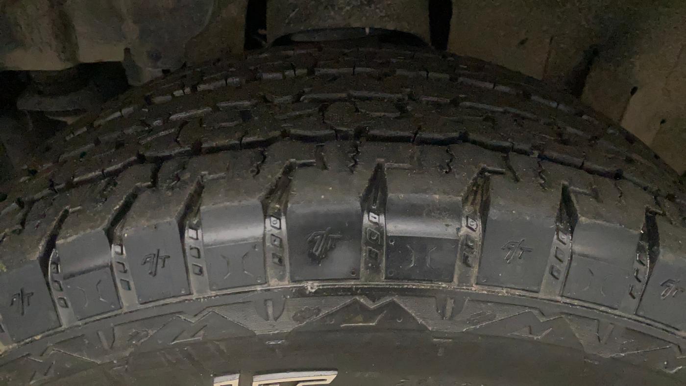 2023 Mahindra Thar LX HT PETROL 4WD MT, Petrol, Manual, 23,167 km, Left Front Tyre Tread