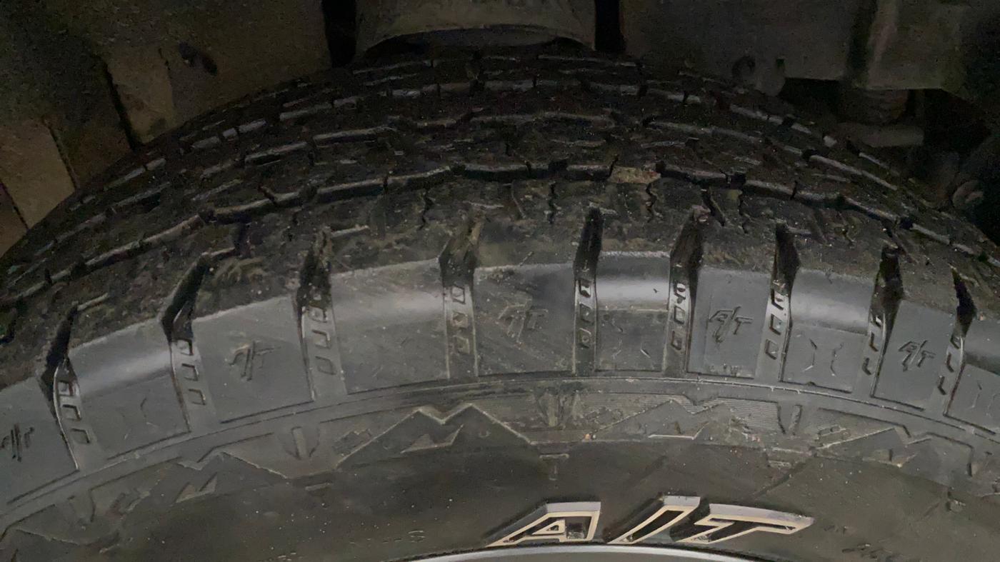 2023 Mahindra Thar LX HT PETROL 4WD MT, Petrol, Manual, 23,167 km, Right Front Tyre Tread