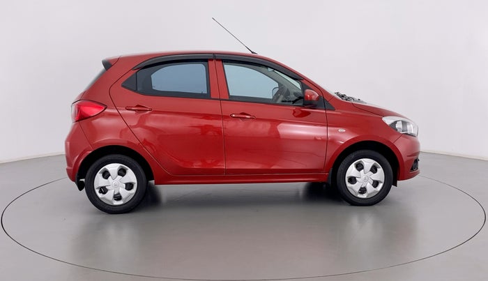 2018 Tata Tiago XT 1.2 REVOTRON, Petrol, Manual, 44,300 km, Right Side View