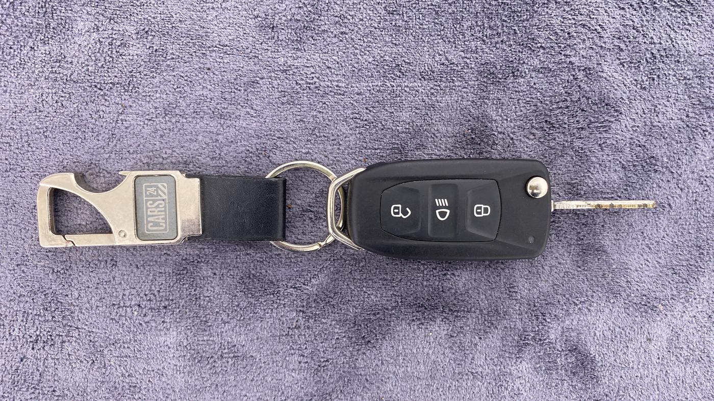 2018 Tata Tiago XT 1.2 REVOTRON, Petrol, Manual, 44,300 km, Key Close Up