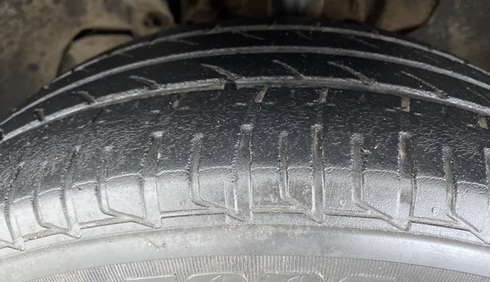 2018 Tata Tiago XT 1.2 REVOTRON, Petrol, Manual, 44,300 km, Left Front Tyre Tread