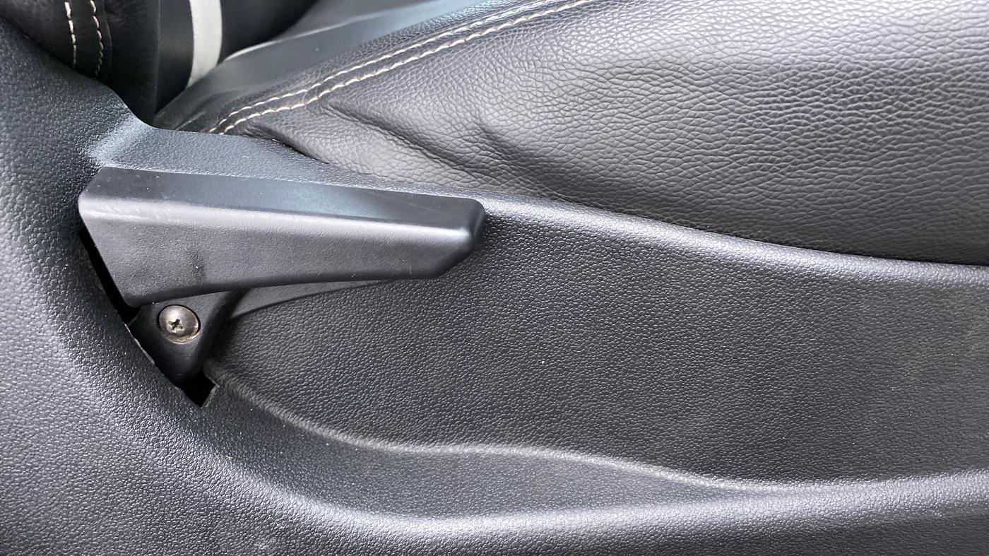 2018 Tata Tiago XT 1.2 REVOTRON, Petrol, Manual, 44,300 km, Driver Side Adjustment Panel