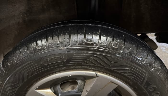 2016 Renault Kwid RXT 1.0 (O), Petrol, Manual, 91,738 km, Left Rear Tyre Tread