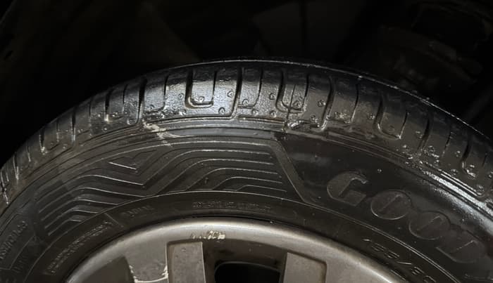 2016 Renault Kwid RXT 1.0 (O), Petrol, Manual, 91,738 km, Right Front Tyre Tread