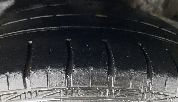 2013 Honda Amaze 1.2 SMT I VTEC, CNG, Manual, 91,509 km, Left Rear Tyre Tread