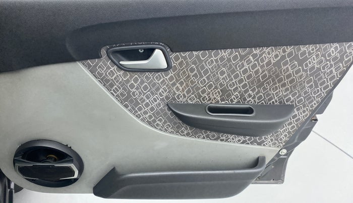 2017 Maruti Alto 800 LXI, Petrol, Manual, 47,756 km, Driver Side Door Panels Control