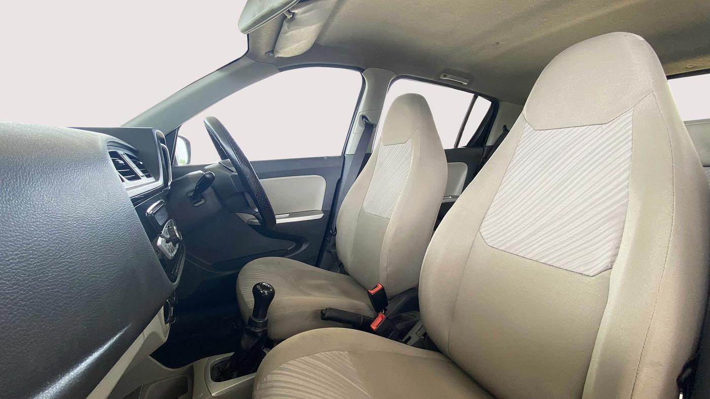 2017 Maruti Alto K10 VXI P, Petrol, Manual, 70,387 km, Right Side Front Door Cabin