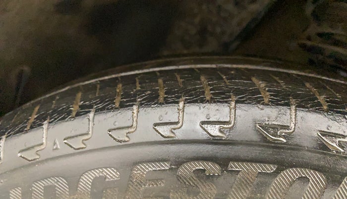 2017 Maruti IGNIS ZETA 1.2, Petrol, Manual, 57,776 km, Left Front Tyre Tread