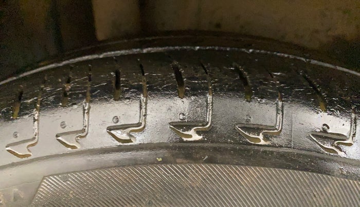 2017 Maruti IGNIS ZETA 1.2, Petrol, Manual, 57,776 km, Right Rear Tyre Tread