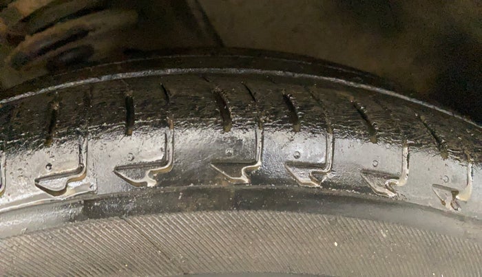 2017 Maruti IGNIS ZETA 1.2, Petrol, Manual, 57,776 km, Right Front Tyre Tread