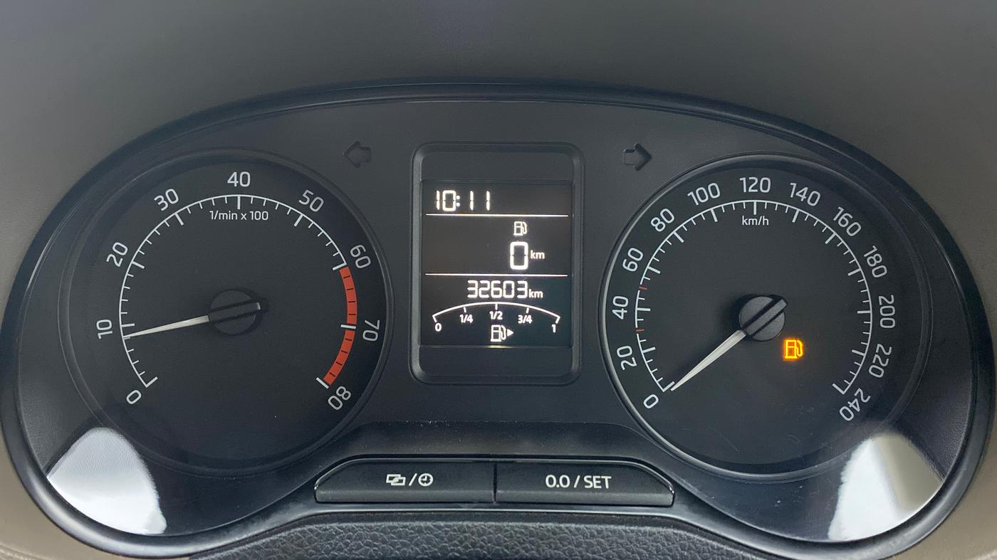 2016 Skoda Rapid AMBITION 1.6 MPI MT PLUS, Petrol, Manual, 32,603 km, Odometer Image