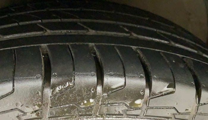 2017 Hyundai Creta SX PLUS AT 1.6 PETROL, Petrol, Automatic, 96,743 km, Left Front Tyre Tread