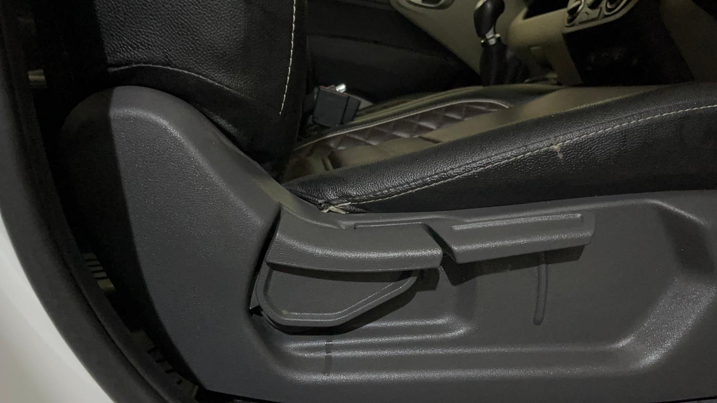 2023 Hyundai AURA SX 1.2 CNG, CNG, Manual, 61,512 km, Driver Side Adjustment Panel