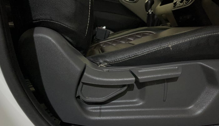 2023 Hyundai AURA SX 1.2 CNG, CNG, Manual, 61,512 km, Driver Side Adjustment Panel