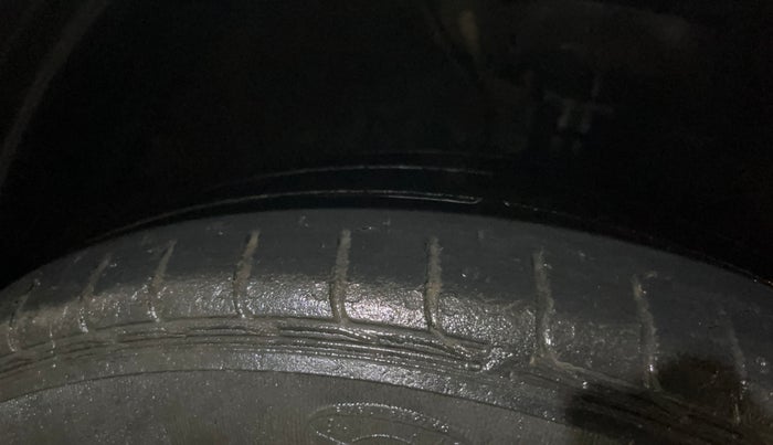 2023 Hyundai AURA SX 1.2 CNG, CNG, Manual, 61,512 km, Right Front Tyre Tread